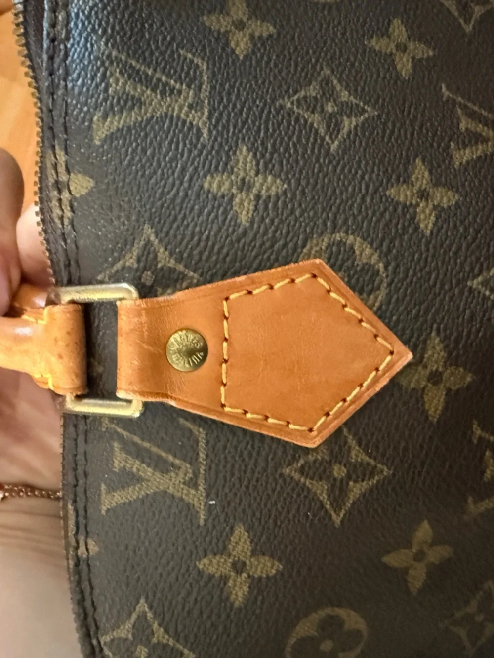 Louis Vuitton Brown Interior with Tan Trim and Yellow Stitching - Picture 7 of 9